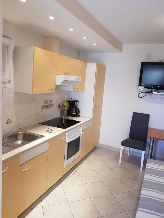 Apartment Jelena Цриквеница Экстерьер фото